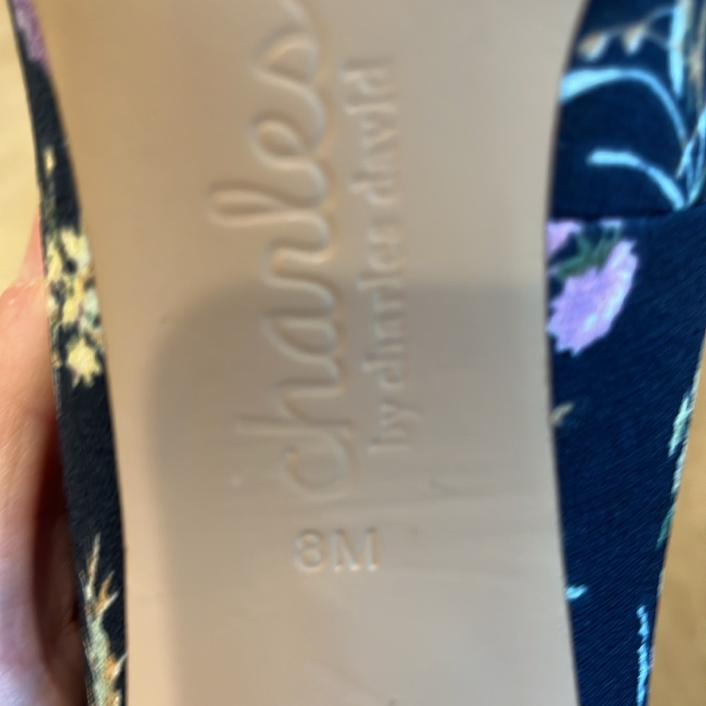 Perfect fabric pumps with gorgeous flowers. Dress up any outfit!! Like new - Picture 5 of 5